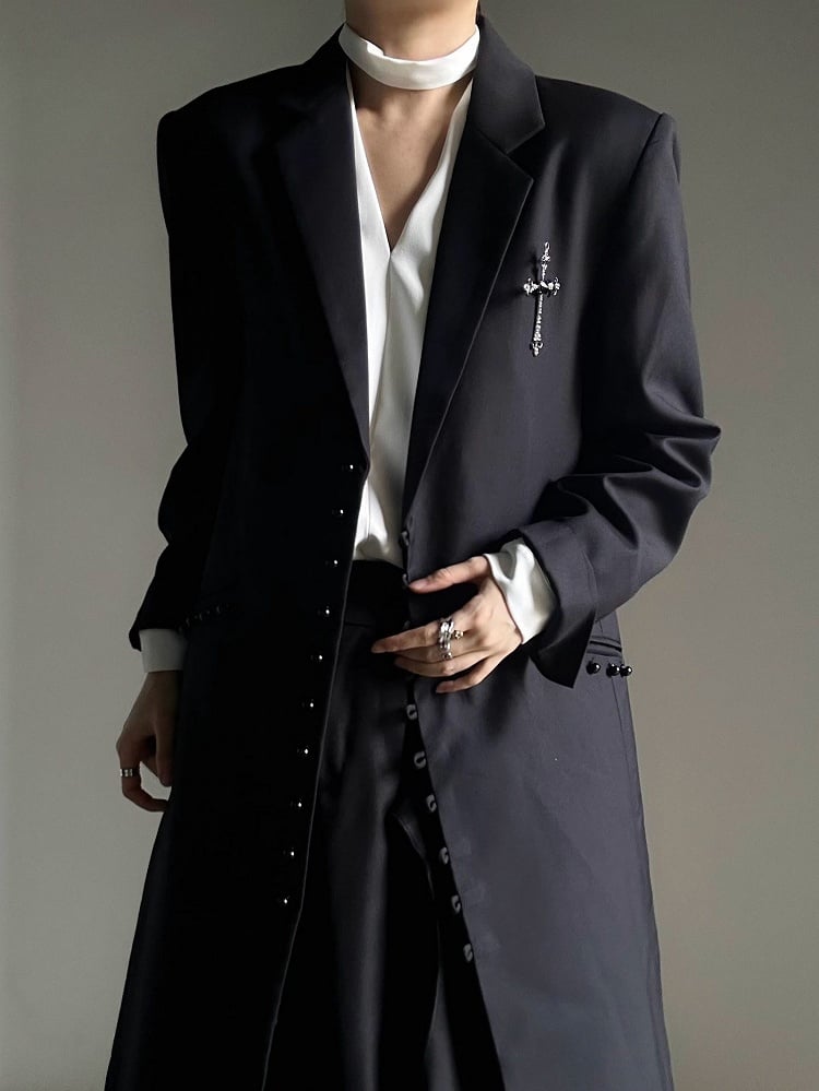 Bird with Princely Black Scarf Style Brooch + Blouse V-Neck in Ribbon