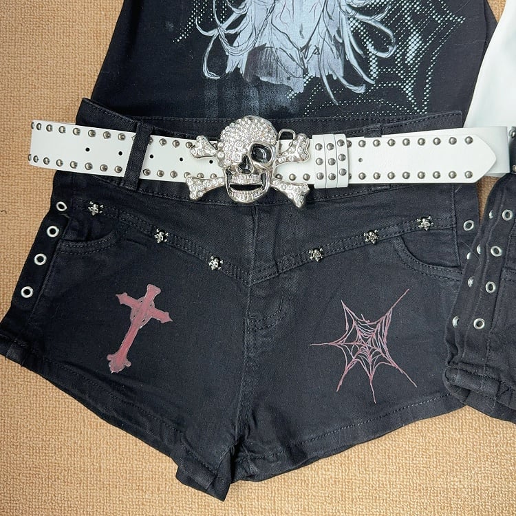 Skeleton Belt Black/White Black with + Waist Shorts Decor