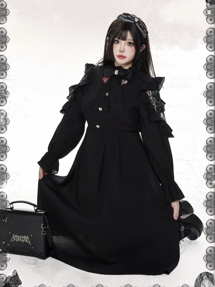 Plus Size Langes Kleid mit Herzknöpfen und schwarzer Spitze