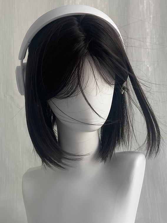 Schwarze, kurze, glatte Kunsthaarperücke mit Pony