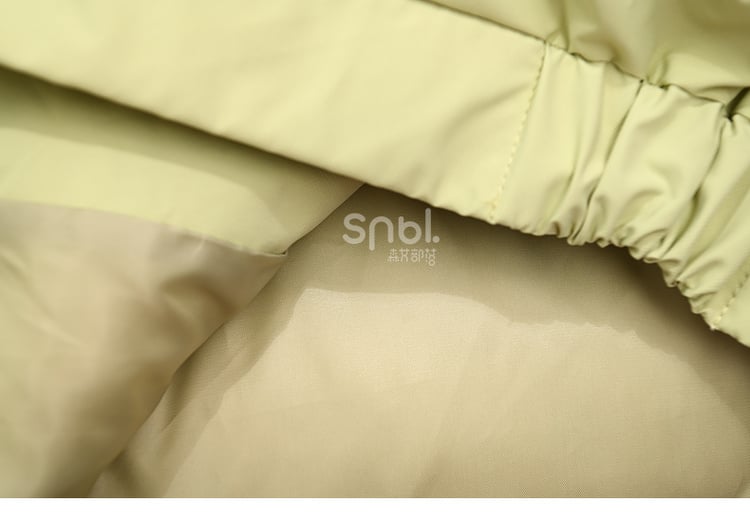 グリーンの厚手フード付きジャケット