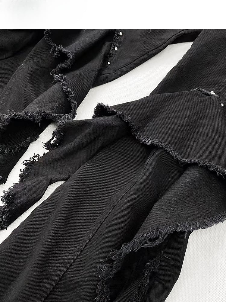 Schwarze Jeans mit ausgestellter Silhouette und Volantbesatz