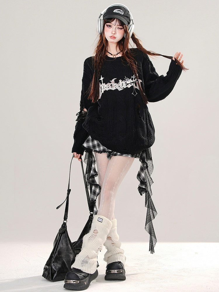 ブラウン/ブラック文字のダメージ加工ホールズルーズセーター