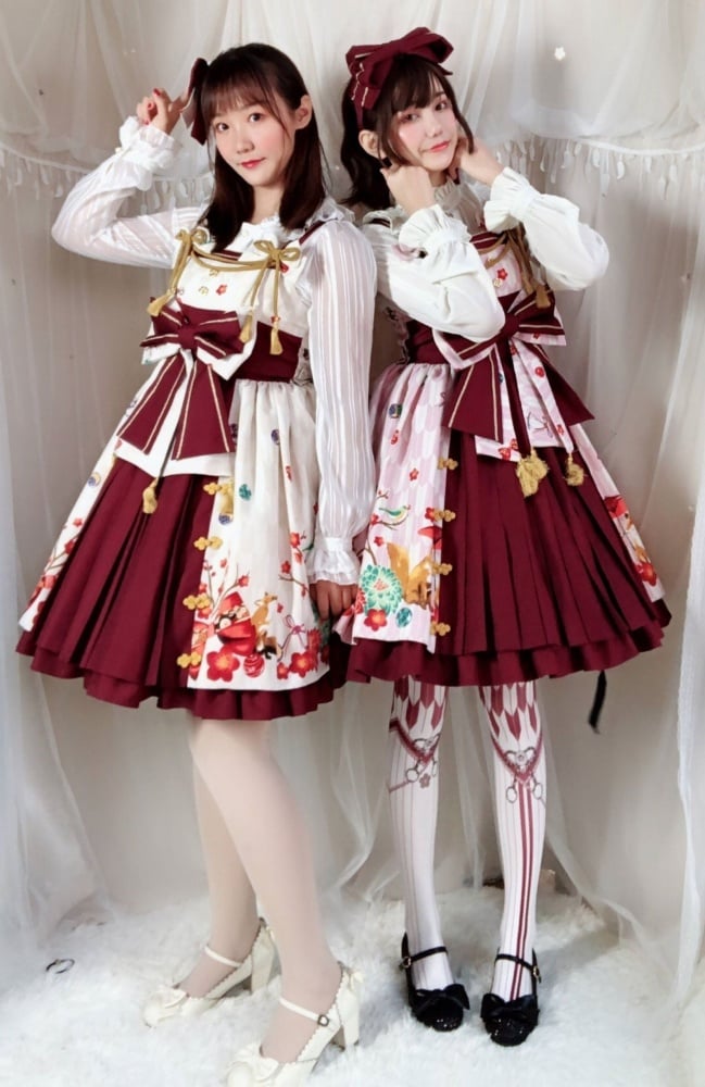 Lolita-Strumpfhose mit Schleifen und Kirschblüten