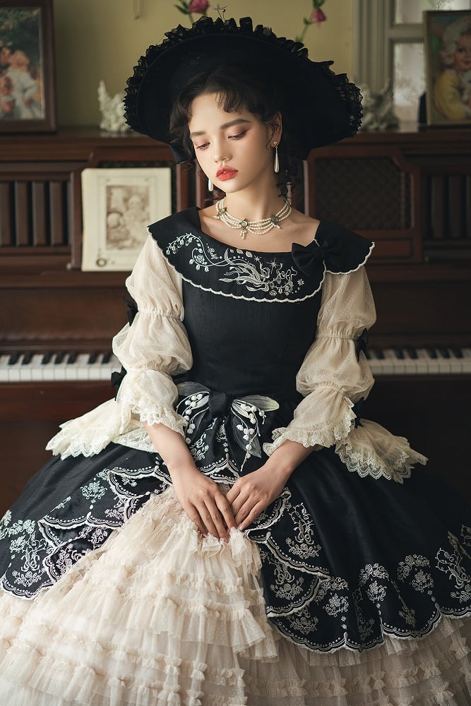 Dress Black Lily with Elegant of Valley Classic Embroidery Beige the Lolita