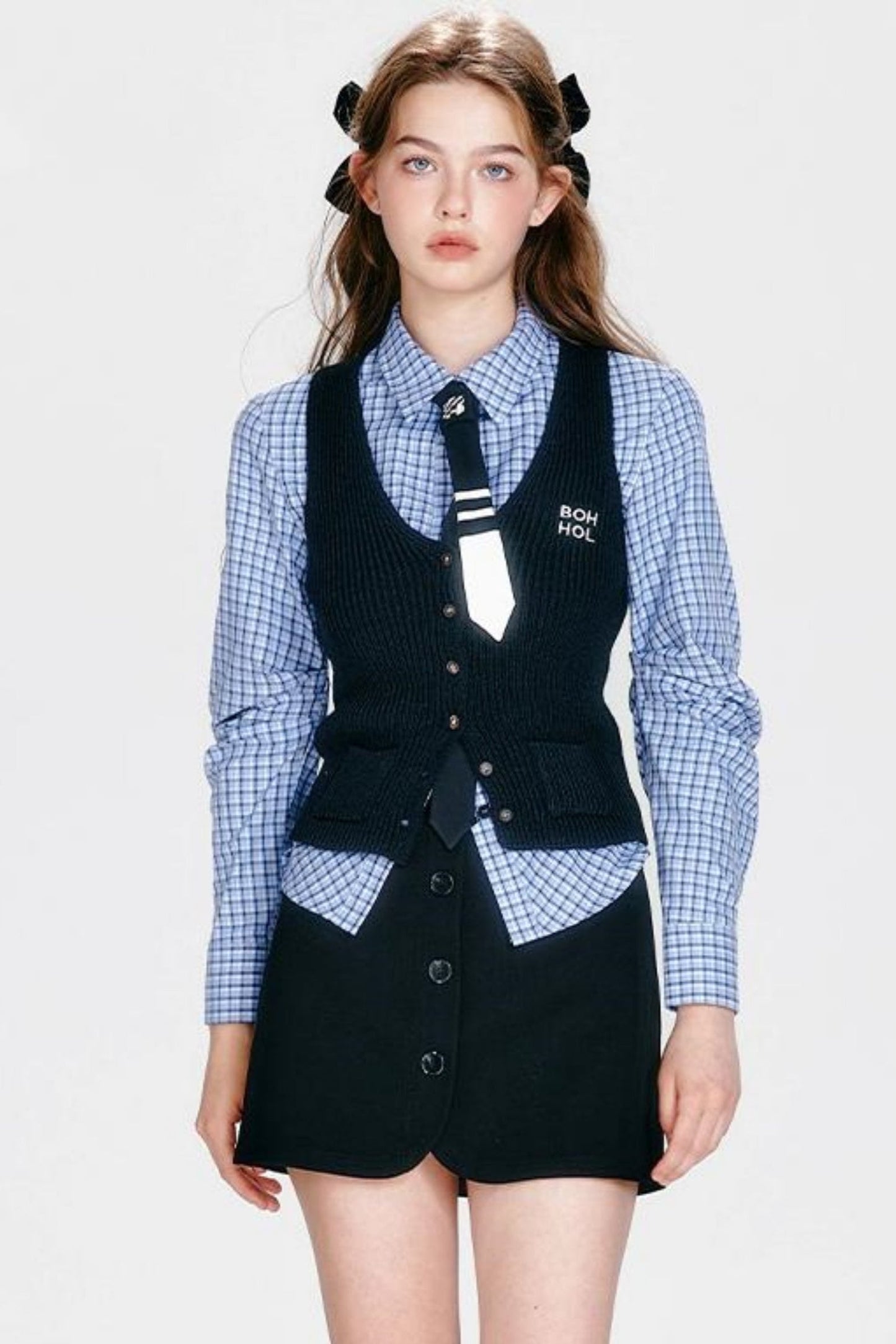 シャツとヒップクールブルーチェックスカートのミントセットアップ