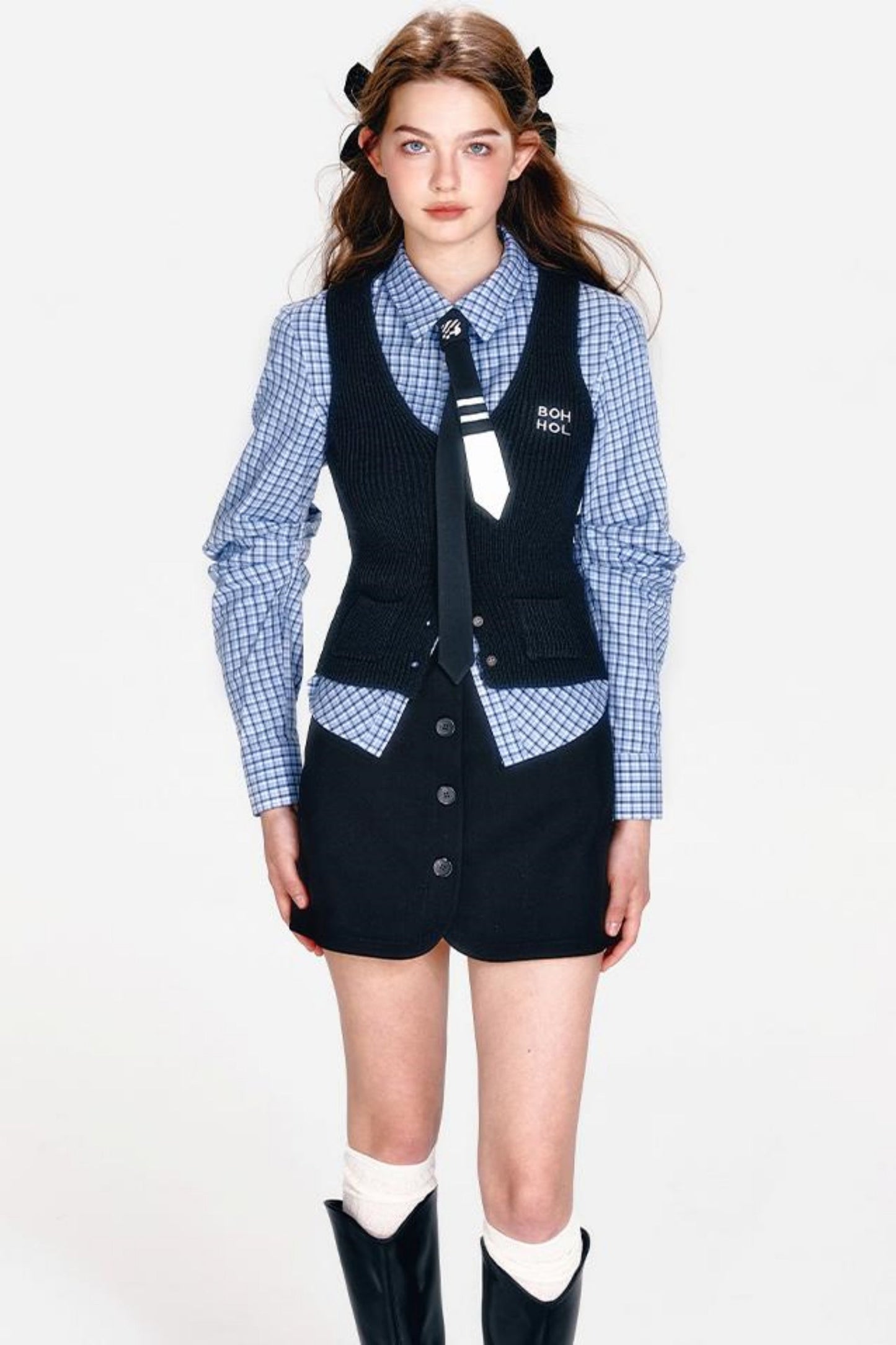 シャツとヒップクールブルーチェックスカートのミントセットアップ