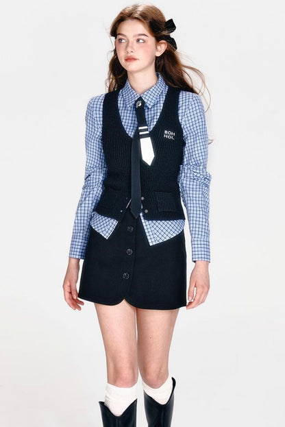 シャツとヒップクールブルーチェックスカートのミントセットアップ