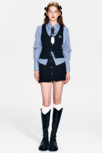 シャツとヒップクールブルーチェックスカートのミントセットアップ