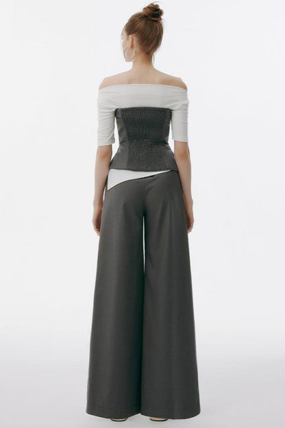 グレーのアップセットビスチェ