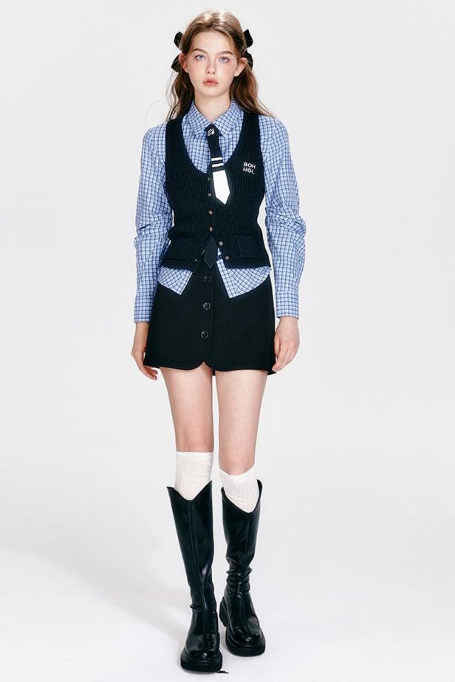 シャツとヒップクールブルーチェックスカートのミントセットアップ