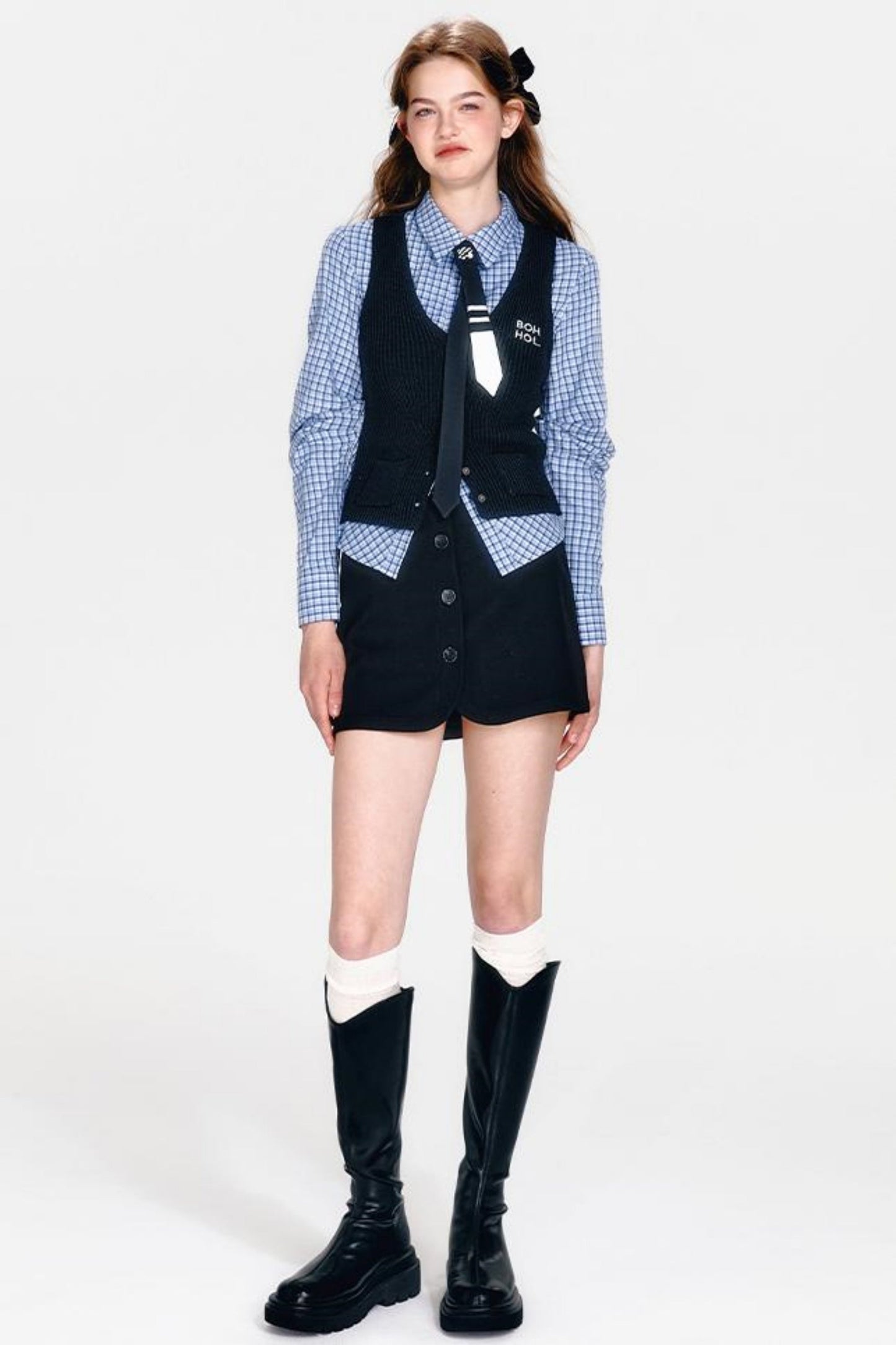 シャツとヒップクールブルーチェックスカートのミントセットアップ