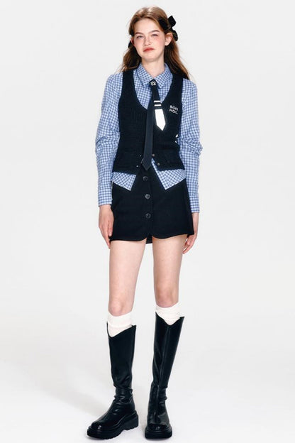 シャツとヒップクールブルーチェックスカートのミントセットアップ