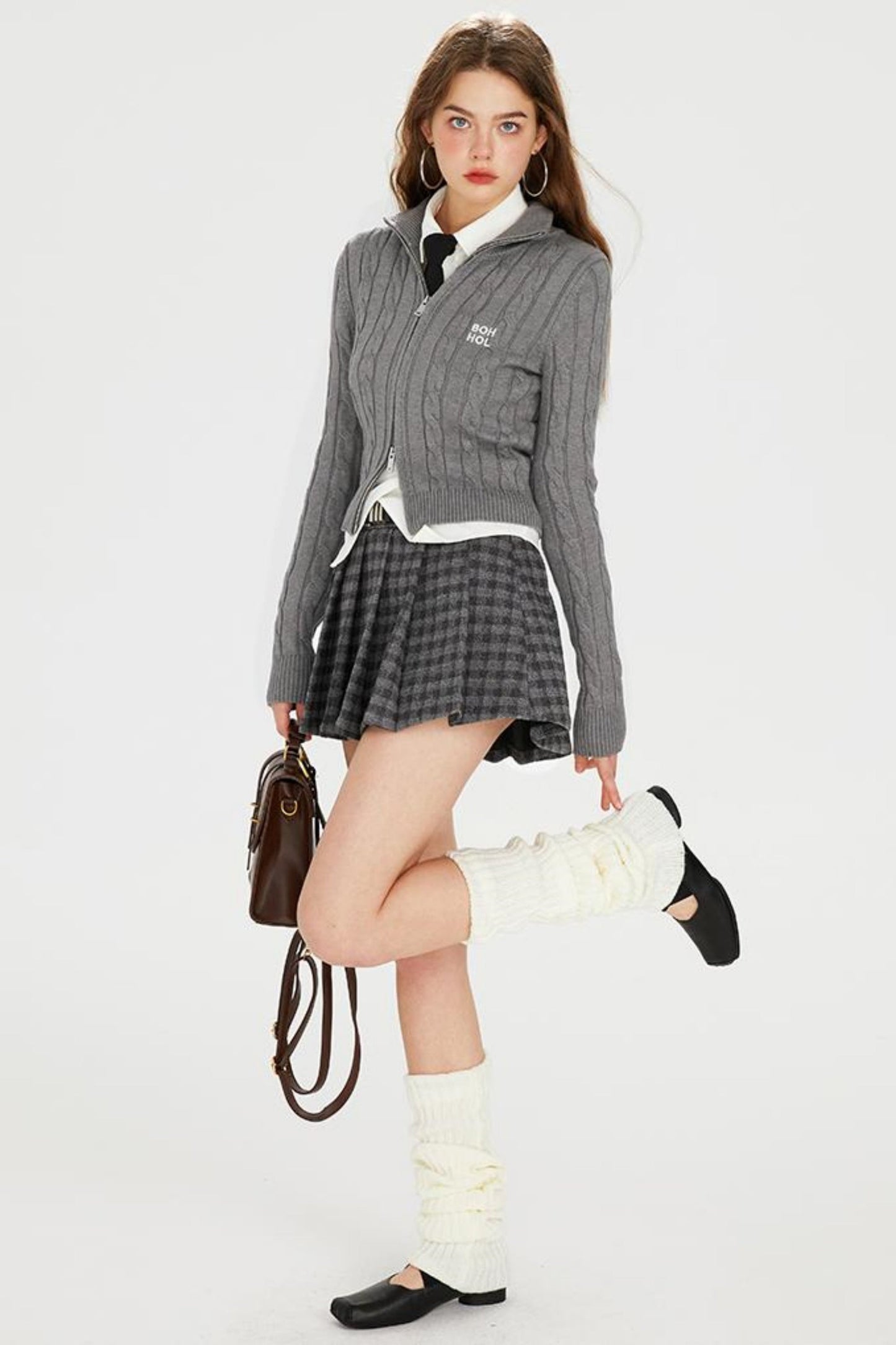 Strickjacke mit doppelter College-Stickerei und Reißverschluss