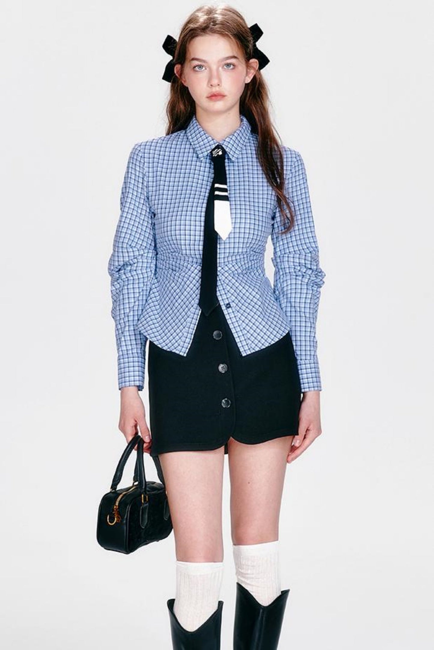 シャツとヒップクールブルーチェックスカートのミントセットアップ