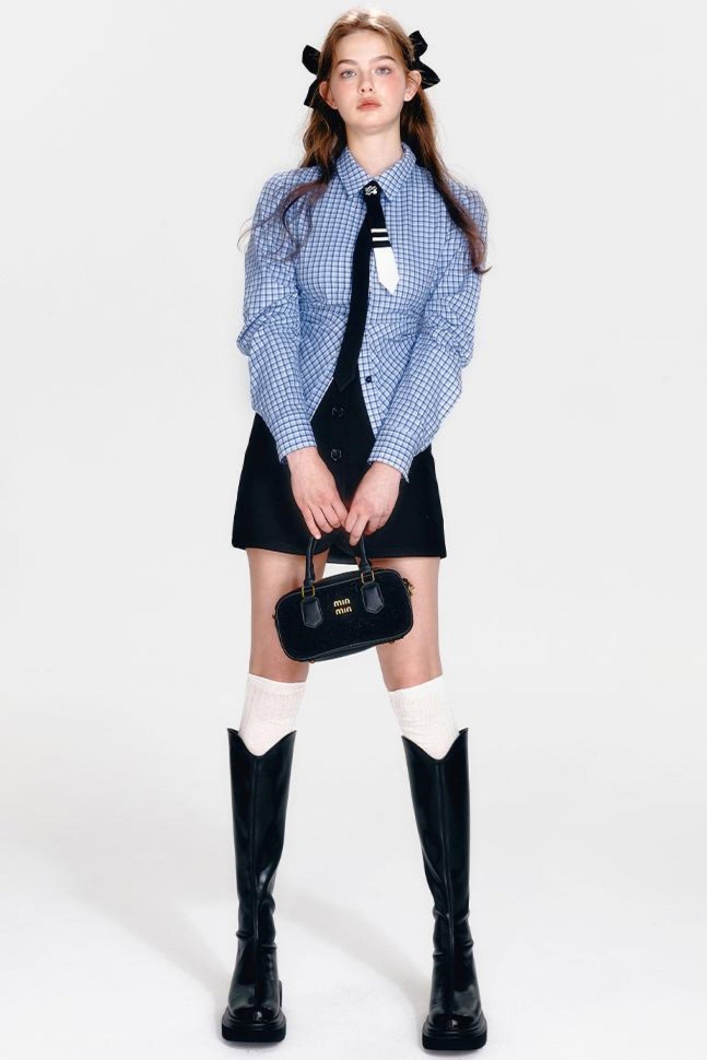 シャツとヒップクールブルーチェックスカートのミントセットアップ