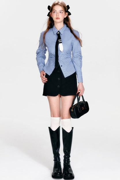 シャツとヒップクールブルーチェックスカートのミントセットアップ