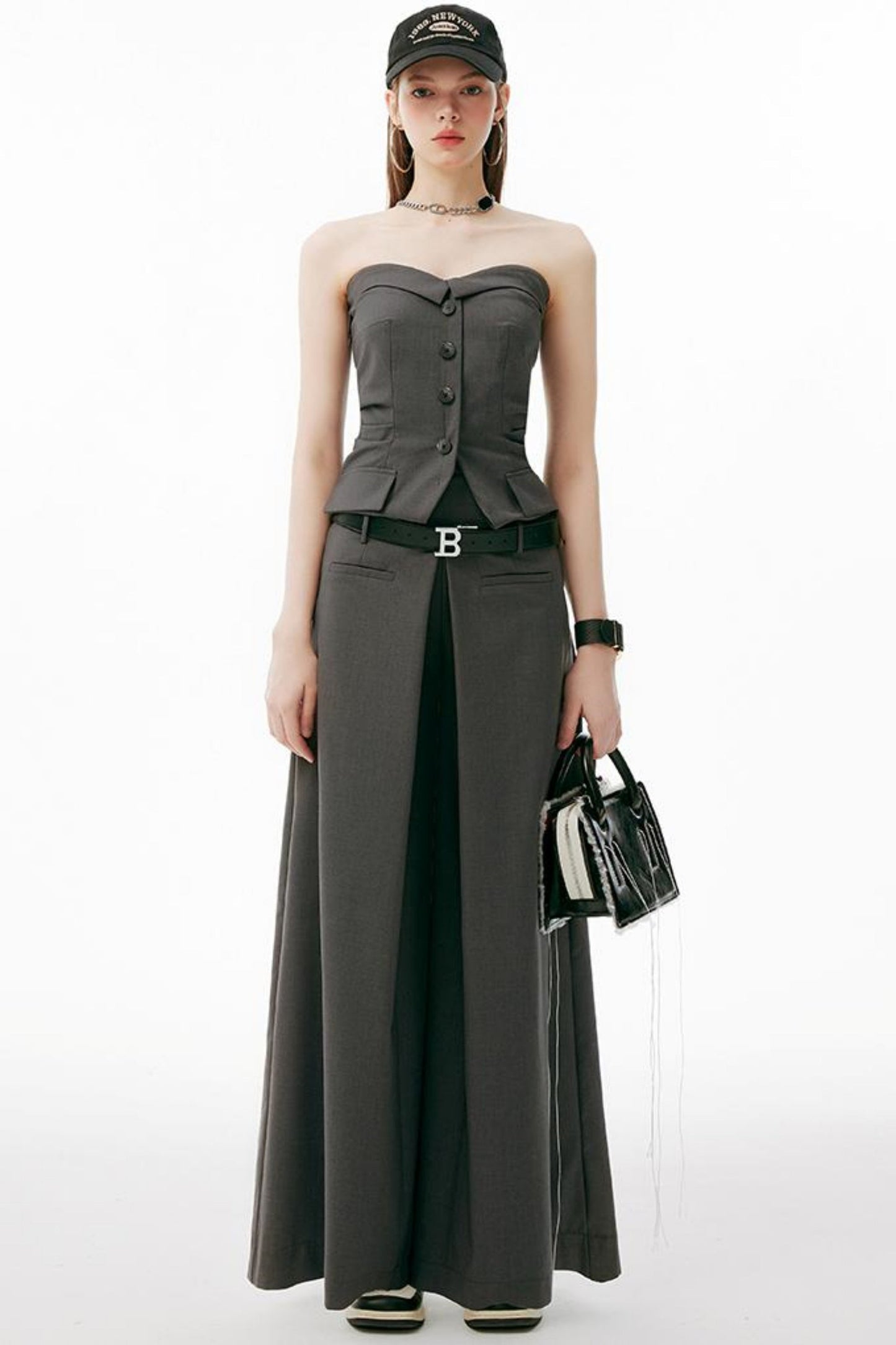 グレーのアップセットビスチェ