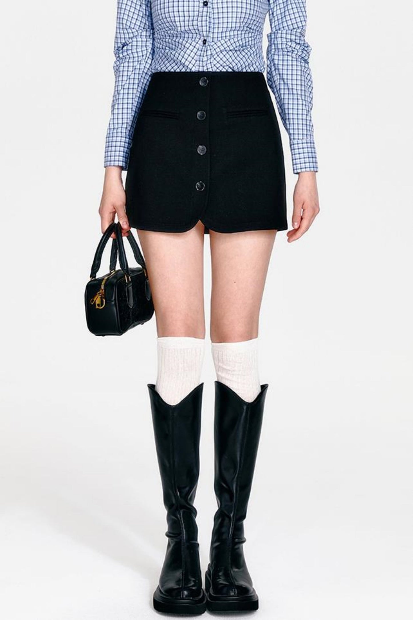 シャツとヒップクールブルーチェックスカートのミントセットアップ