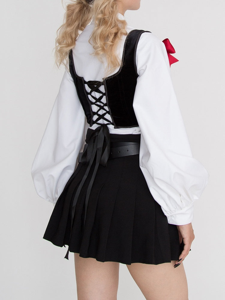 Schwarzes Tanktop aus Samt mit abgerundetem Saum und abnehmbarer roter Schleife