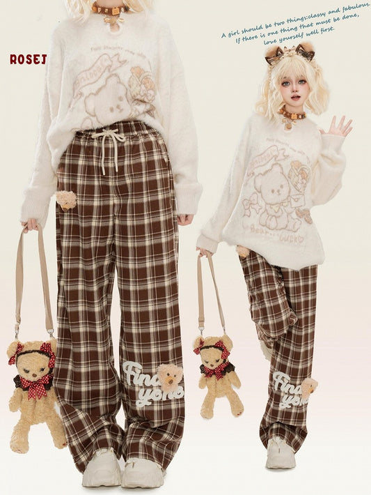 Süße, mit Bären verzierte, gerade geschnittene Hose in Kamelkaro