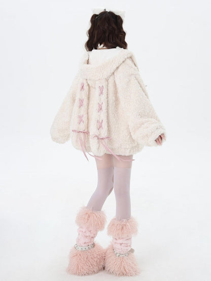 Weißer Kapuzenpullover mit süßen Hasenohren und Schnürung