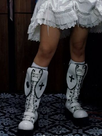 Bad Bunny レーストリム バニーイヤー ホワイト PU ゴシック プラットフォームブーツ