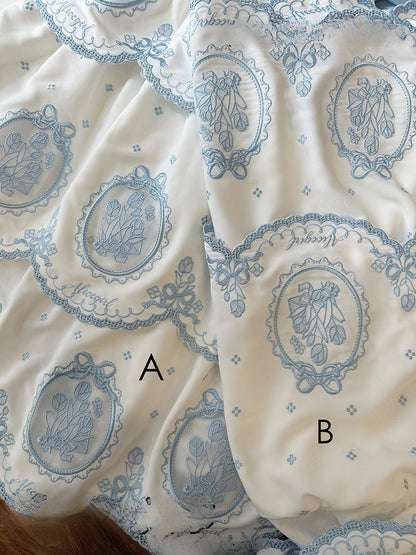 Rand Tulpe und gestuftes Gold Rückenfreies Elegantes gewelltes weißes Rockkleid Lolita Stickerei