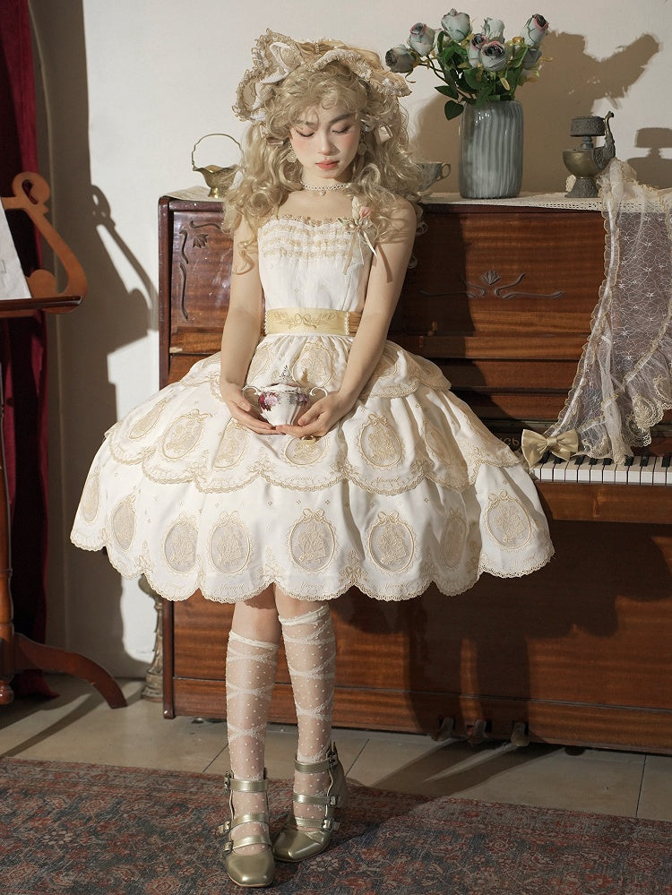 Rand Tulpe und gestuftes Gold Rückenfreies Elegantes gewelltes weißes Rockkleid Lolita Stickerei