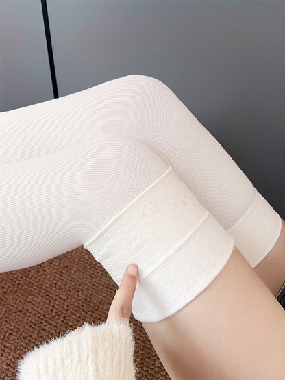 Cremefarbene Overknee-Strümpfe mit süßer Katzenpfote