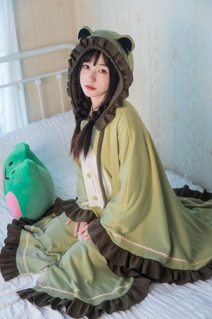 グリーンのフリルトリムのフロギーマント