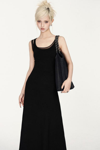 Kleid Asymmetrischer U-Ausschnitt