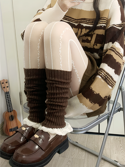 Kaffeesüße, gestrickte Beinwärmer mit Spitzenbesatz