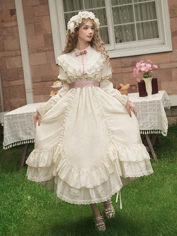 Beiges Lolita-Kleid mit kurzen, weiten Ärmeln und Kordelzug und Rosettendetails