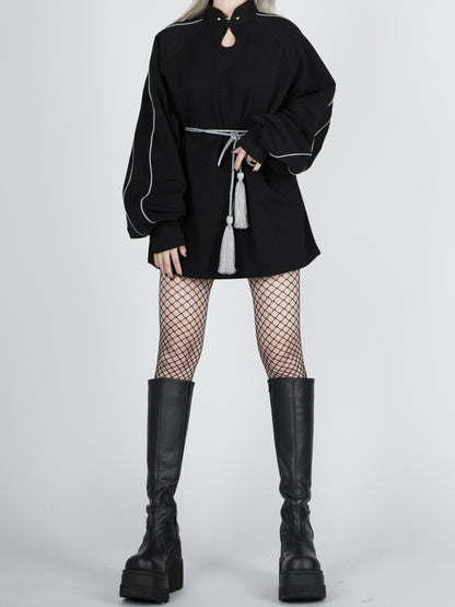 Schwarzes reflektierendes Sweatshirt mit Quaste und Cyberpunk-Gürtel im Qipao-Stil