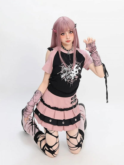 レッド/ピンク/パープルのTシャツプリントスリーブ付きY2Kカットアウトショルダースパイダーウェブ