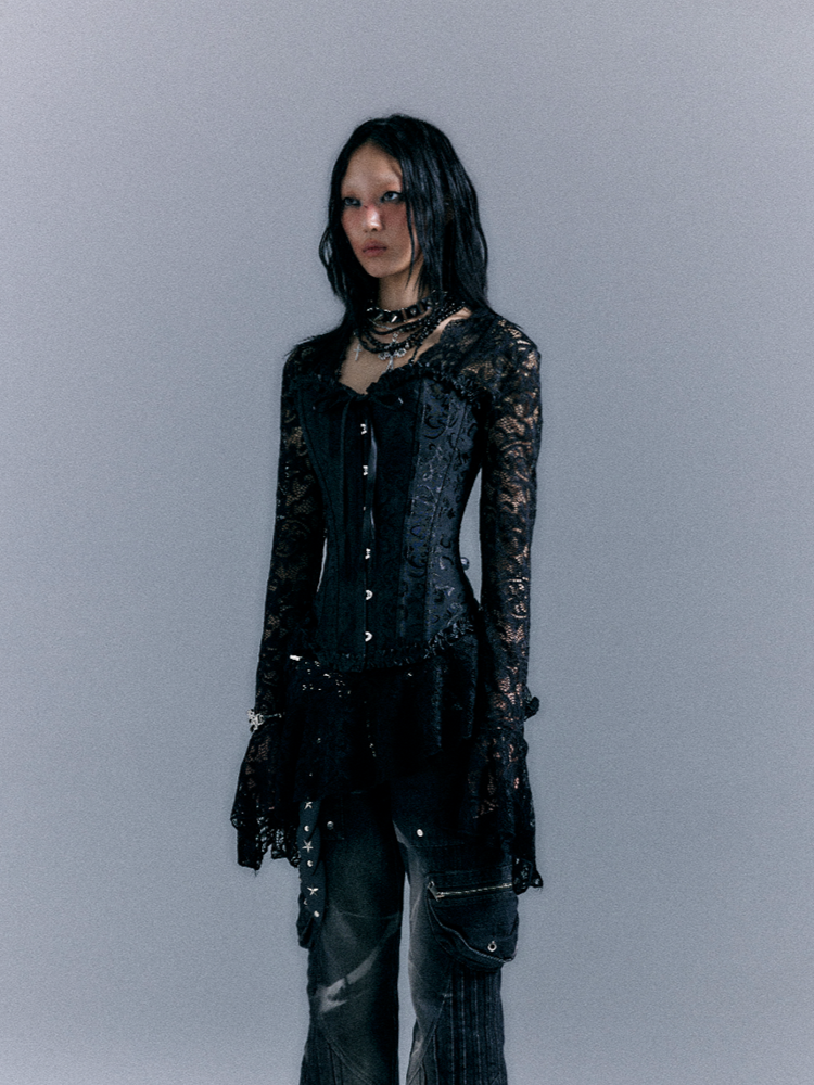 A-Linien-Minikleid mit Glockenärmeln, schwarze, halbtransparente Punk-Spitze