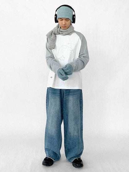 Round Top Unisex White Colorblock Design Pattern Daily Kawaii Apple in Neck Gray with