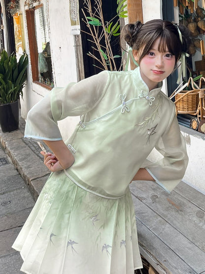 Buttons Green Banded Light Collar Knot