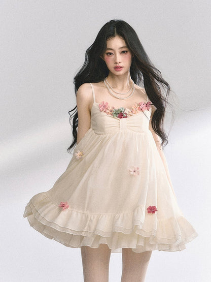 Empire-Taille, floraler Ausschnitt, gestufter Rüschensaum, Urlaubs-Camisole-Kleid, Aprikose, verziert