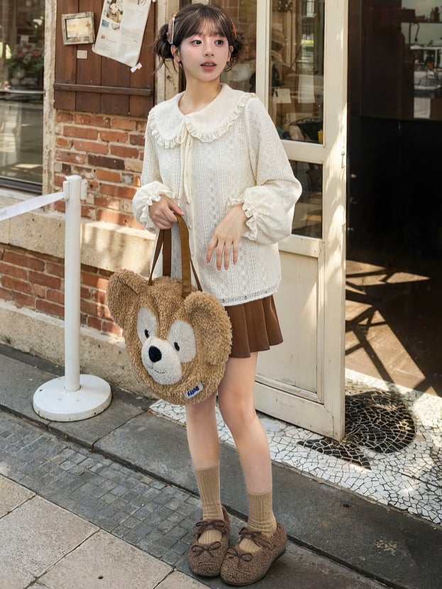 アプリコットのピーターパンカラー、バルーンスリーブ、レースブラウス