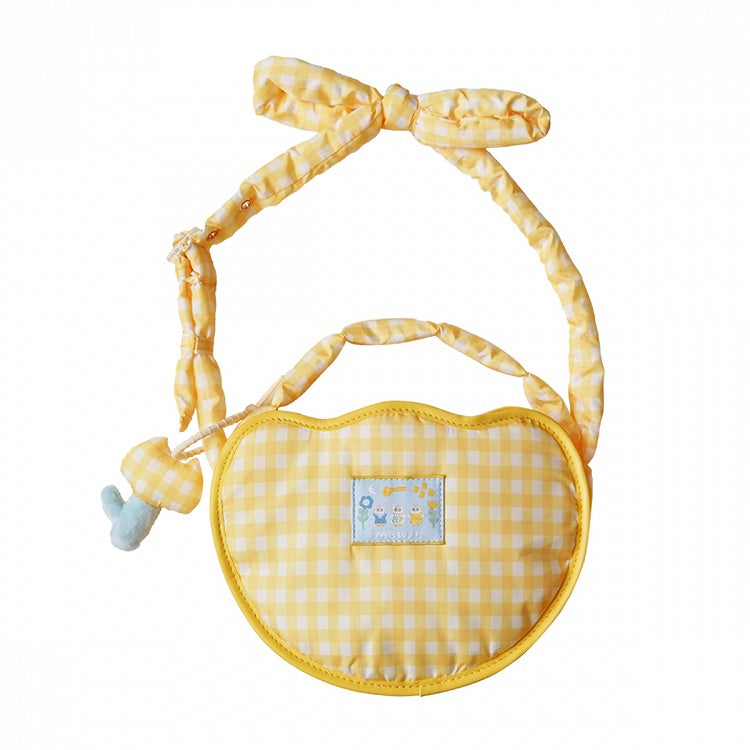 キュートなチューリップ型のイエローチェック柄クロスボディバッグ（キティのぬいぐるみ付き）