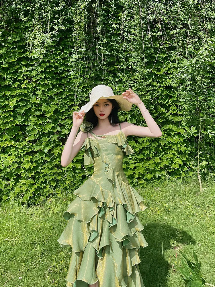 グリーンのアシンメトリーレイヤードフラウンススパゲッティストラッププロムドレスイブニングガウン