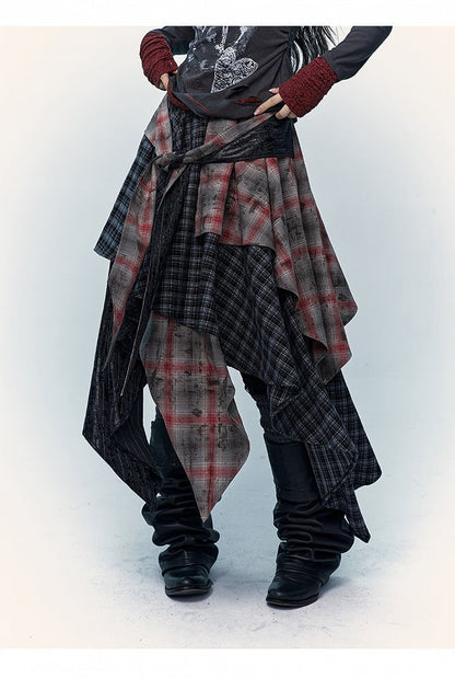 Schwarz-rot karierter Rock mit Taschentuchsaum im Used-Look