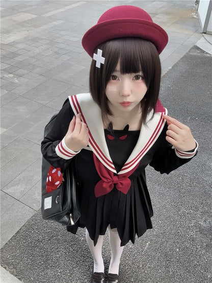 Schwarzer kleiner Teufel, Matrosenkragen, Faltenrock, JK-Uniformkleid