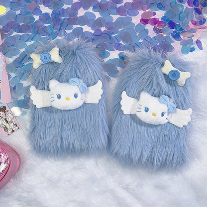 ピンクの子猫と骨のぬいぐるみで飾られた暖かいシャギーレッグウォーマー