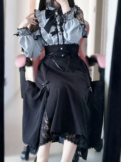 装飾されたビーズのジライブルーのトリムと蝶結びのディテール、フリル、ラインストーンのケイブラウス