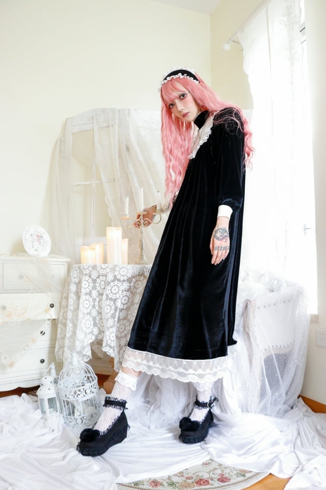 Chor Gothic Stehkragen Samt Kreuz Langarm Kleid