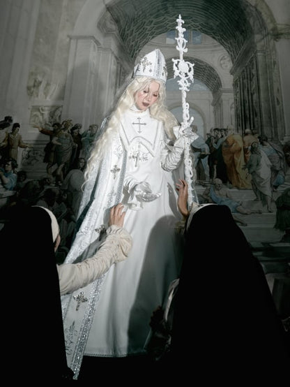 Mitra-Kreuz verzierte Perlenkette weiß mit päpstlicher Perle