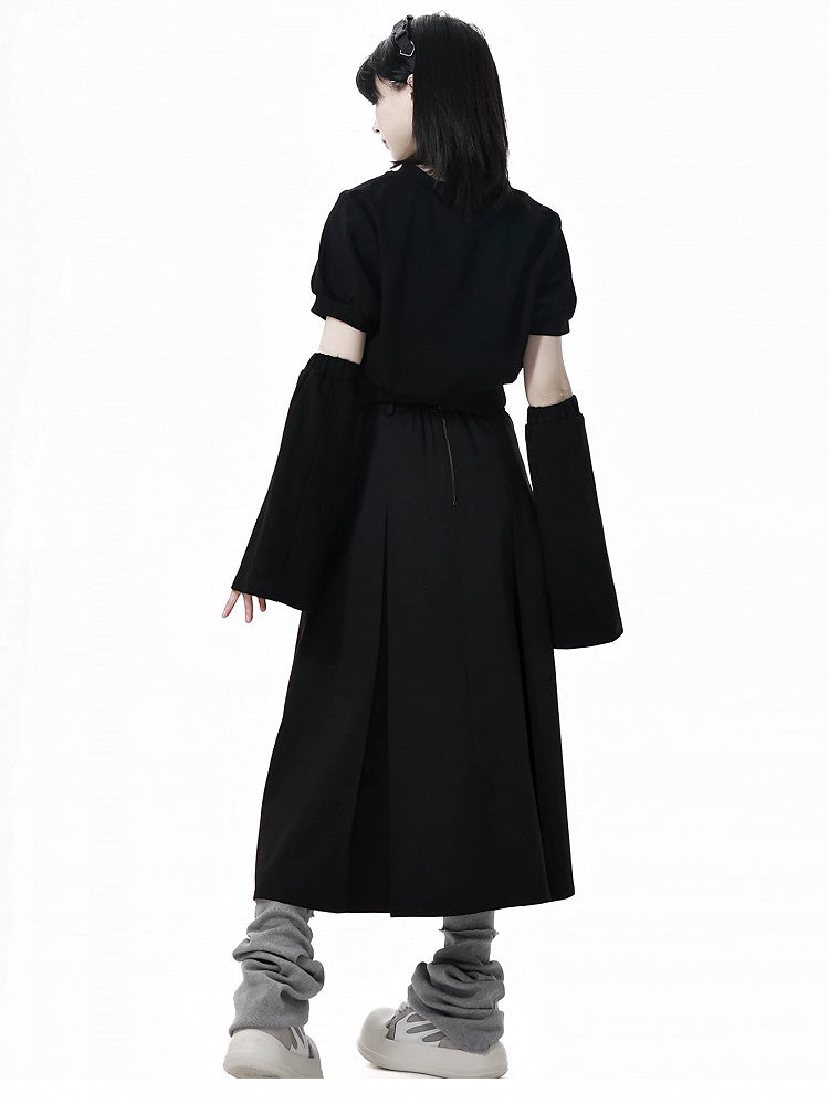 Black Anime Girl Print with Armwear Free Cropped T-shirt